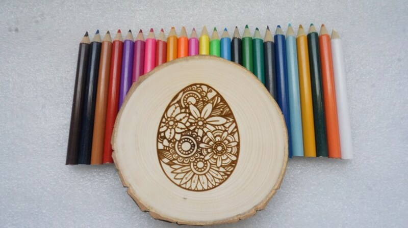 Color your own Easter egg floral wood slice craft kit, comes with colored pencils